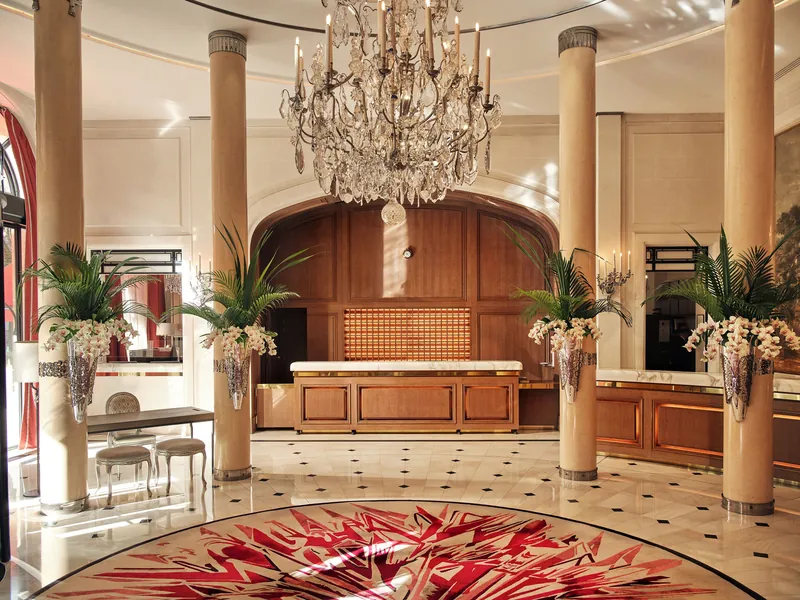 Hôtel Plaza Athénée, Paris, France